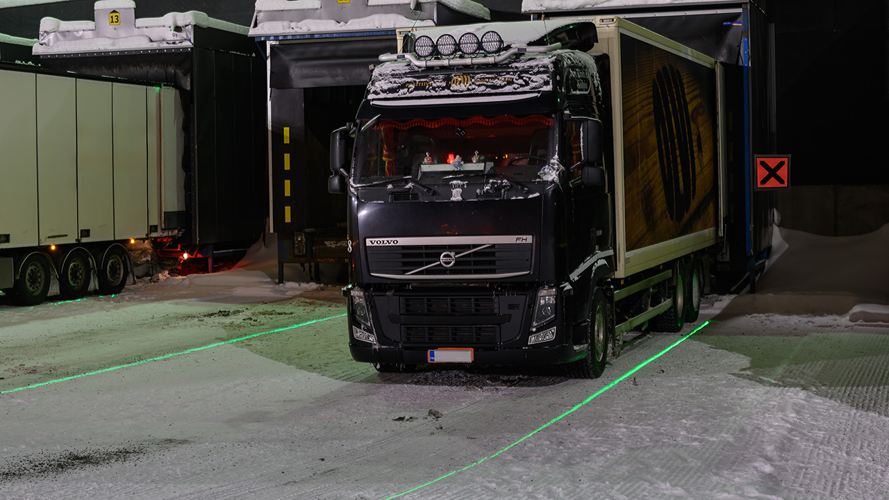 Etäisyysnäyttö lastauslaiturissa