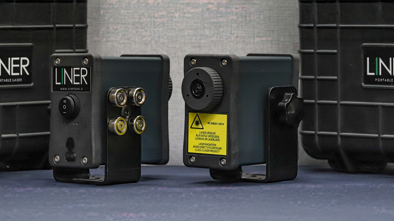 Liner mukana kulkeva viivalaser raskaan liikenteen kuljettajille